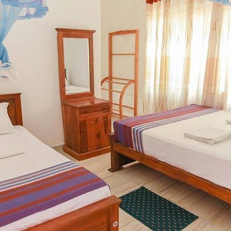 Lakeside Villa 阿努拉德普勒 外观 照片